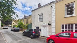 Cottage requiring modernisation in Wotton-Under-Edge photo