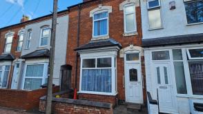 Mid-terraced house requires modernisation in Smethwick photo
