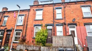 The property does require renovation in Leeds photo