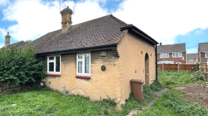 Bungalow requiring modernisation in Dartford photo