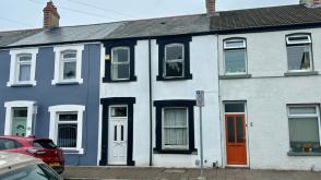 In need of some decorative improvement in Cardiff photo