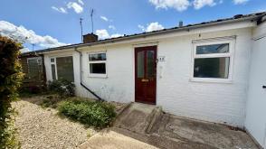 2 Bungalow for modernisation in Royal Wootton Bassett photo