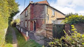 The property requires modernisation in Freshwater photo