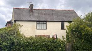 requires a full renovation in Melling photo