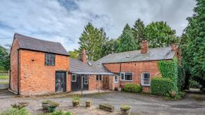 Redevelopment opportunity in Dodford photo