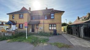 Detached house in need of modernisation in Maldon photo
