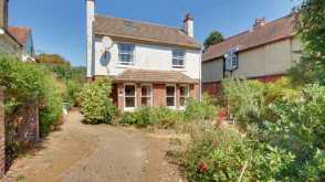 The property requires modernisation in Havant photo