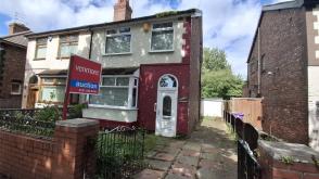 Semi-detached house for improvement in Liverpool photo
