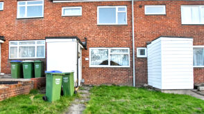 A Terrace House requiring modernisation in Erith photo