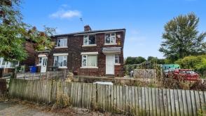 Property requires refurbishment in Ashton-under-Lyne photo