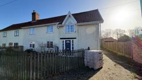 Cottage requiring modernisation in Norwich photo