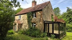 Cottage for modernisation in Frome photo
