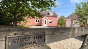 Cottage requiring modernisation in Bury St. Edmunds photo
