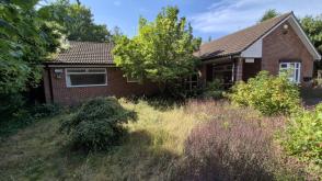 Detached bungalow in need of modernisation in Hessle photo