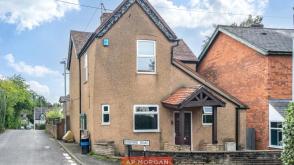 Renovation opportunity in Bournheath photo