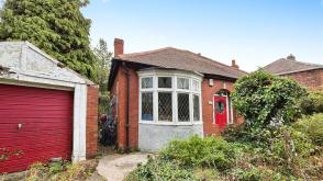 Bungalow requires updating in Forest Hall photo