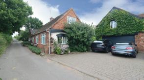 BUNGALOW in NEED OF MODERNISATION in Stourbridge photo