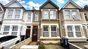 House requiring modernisation in Ilford photo
