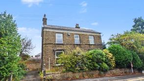 Property requires updating in Huddersfield photo