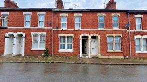 Scope for cosmetic refurbishment and modernisation in Northampton photo