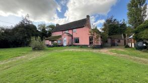 Farmhouse in need of full renovation and modernisation in Norwich photo