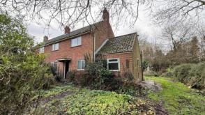 House requiring modernisation in Norwich photo