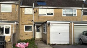 The property will benefit from refurbishment in Cirencester photo