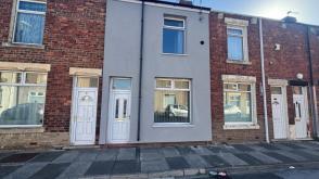 Terrace in need of modernising in Hartlepool photo
