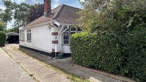 Bungalow requires refurbishment in Benfleet photo