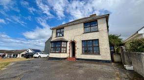 Property with sea views for refurbishment in Port Isaac photo