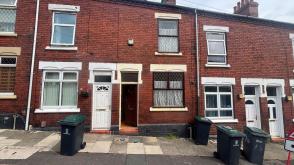 Property for modernisation in Stoke-on-Trent photo