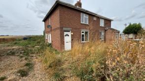 Semi-detached house in possible need of remedial work in King's Lynn photo