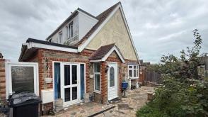 CHALET HOUSE IN NEED OF MODERNISATION in Clacton-on-Sea photo
