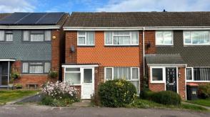 The property requires a program of refurbishment in Dunstable photo