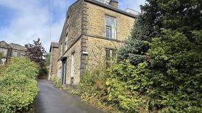Semi detached for renovation in Sheffield photo
