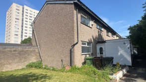 End town house for modernisation in Bootle photo