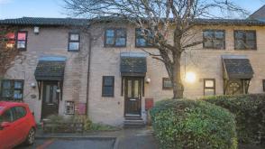 House requiring updating in London photo