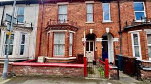 Terrace house for improvement in Lincoln photo