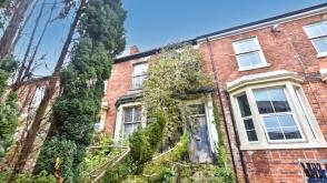 Terrace now in need of complete refurbishment in Leeds photo
