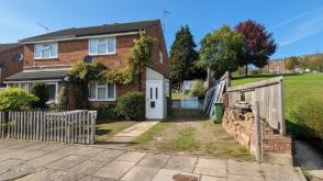 HOUSE IDEAL FOR REFURBISHMENT & EXTENDING in Luton photo
