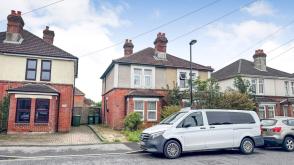 Semi-detached house requiring modernisation in Southampton photo