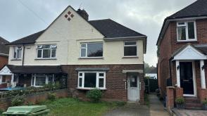 Semi-detached house requires upgrading in Sittingbourne photo