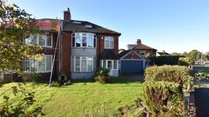 Semi-detached property for refurbishment in Leeds photo