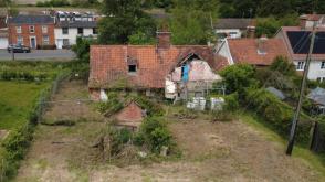 Cottage in need of renovation in Peasenhall photo