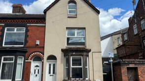 End terraced house for modernisation in Liverpool photo