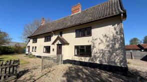 Detached home requiring modernisation in Eye photo