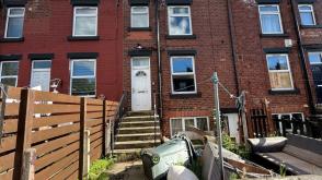 Terraced house does require a full refurbishment in Leeds photo