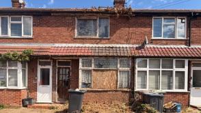 House in Need of Refurbishment in Luton photo