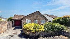 3 bedroom bungalow for modernisation in Keynsham photo