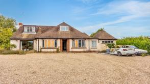 PROPERTY WHICH IS IN NEED OF REFURBISHMENT in Aylesbury photo